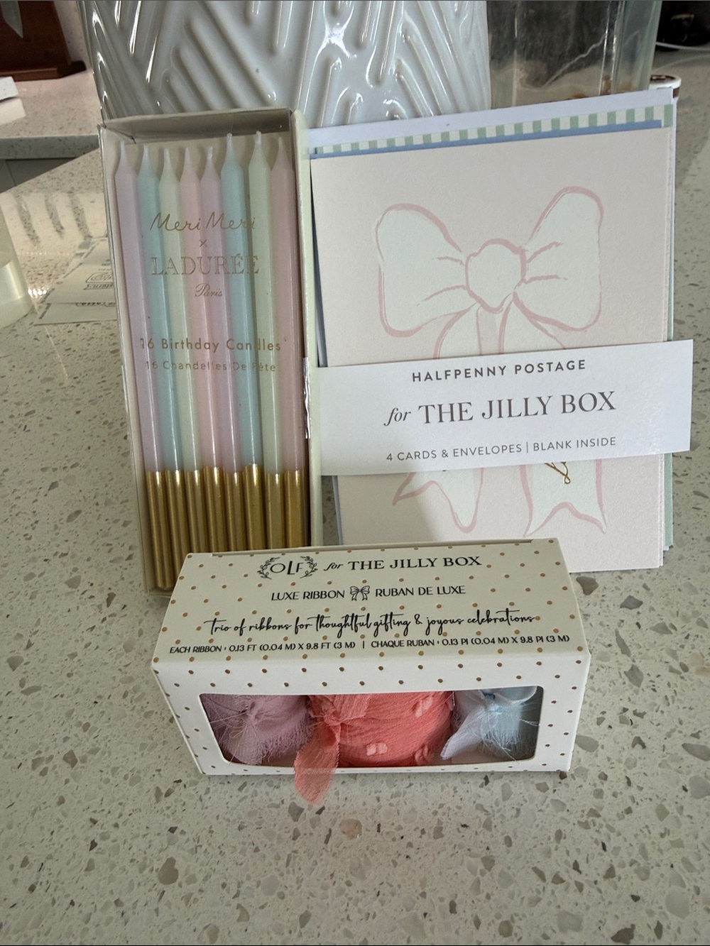 Jilly Box Pastel Candle & Bow Card Gift Set.
